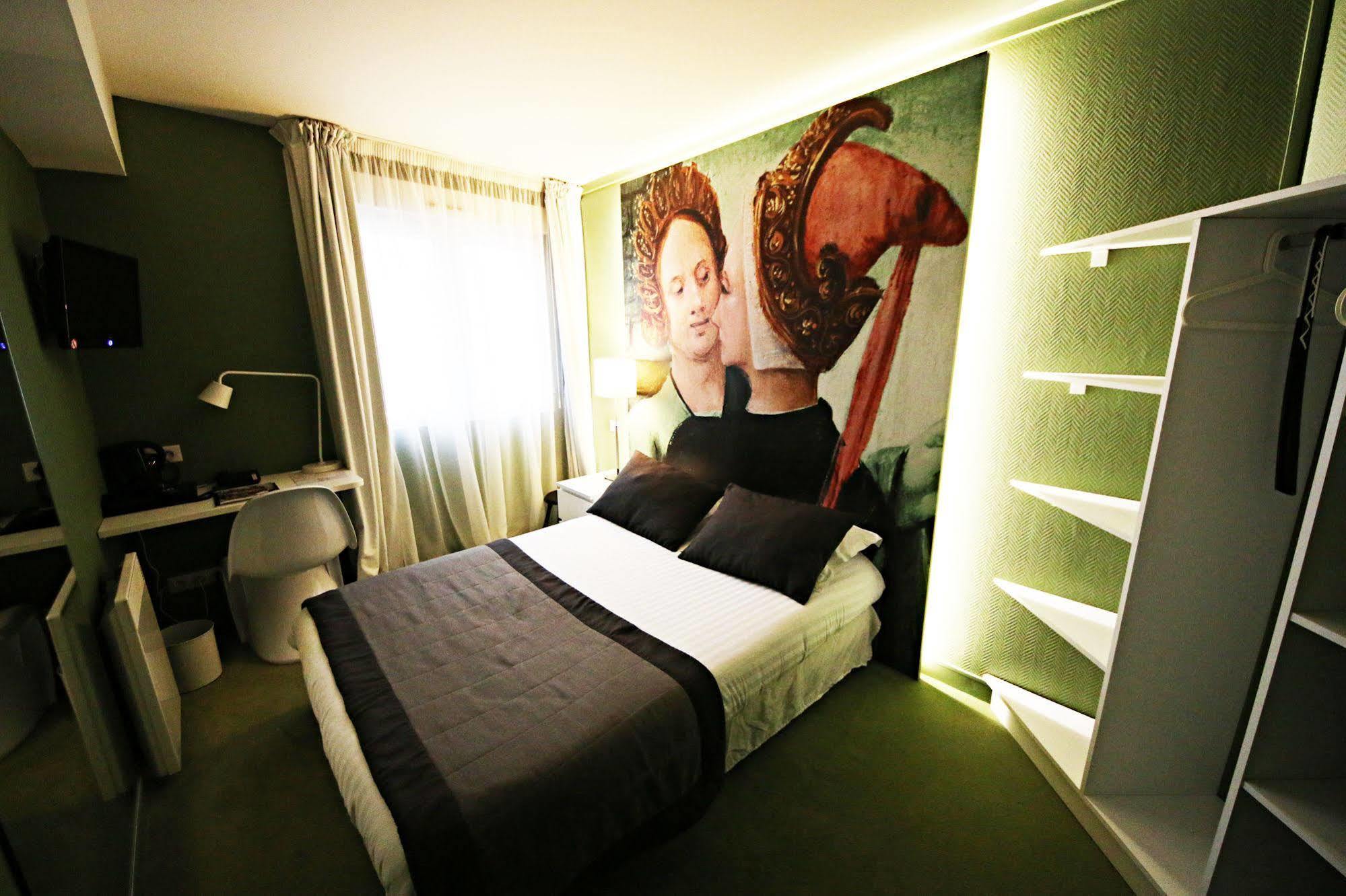 Cecyl Centre Hotel 3*