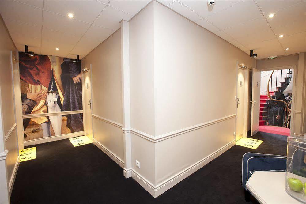 Cecyl Centre Hotel 3*